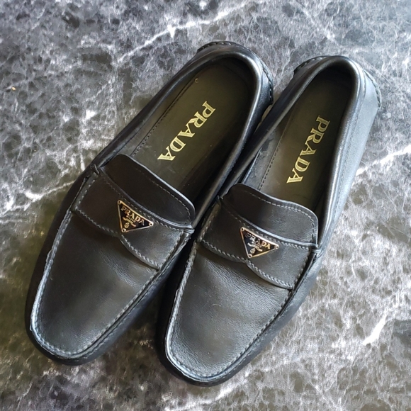 Prada | Shoes | Prada Classic Logo 